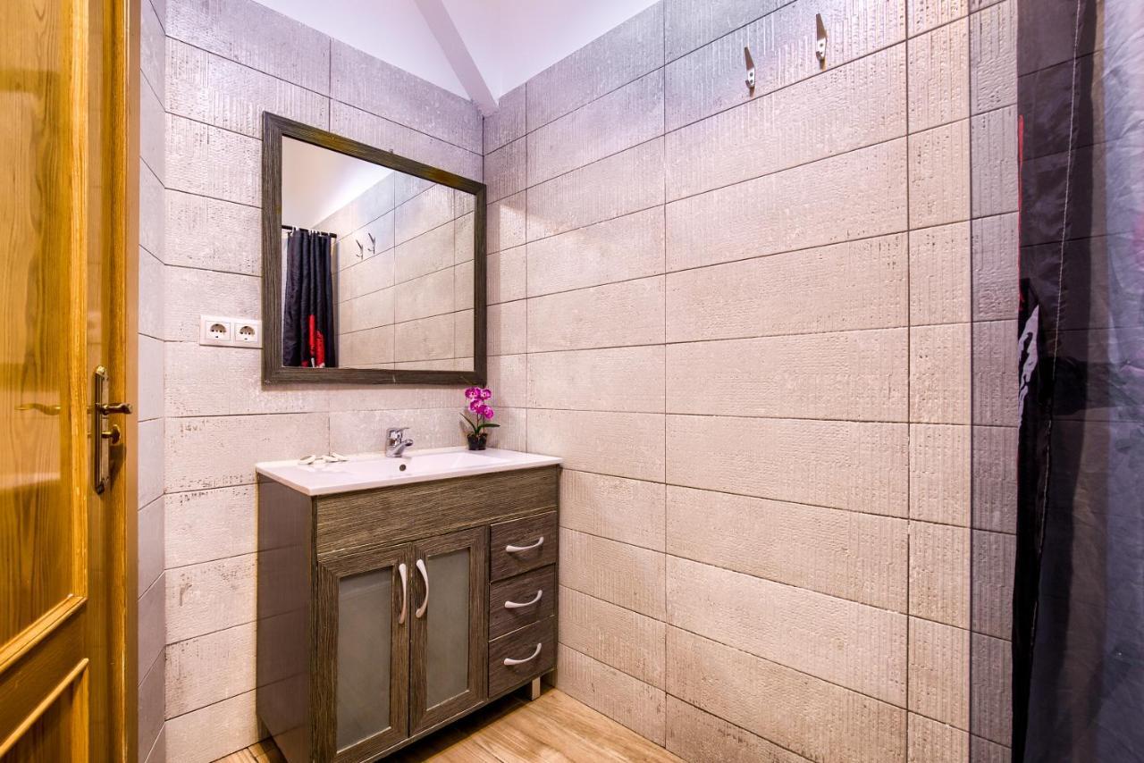 Apartmán Charming Tirso De Molina I Madrid Exteriér fotografie